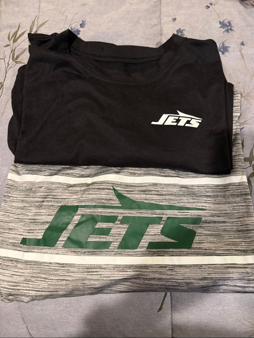 Nike Men’s Black & Green Jets Short Sleeve Tee